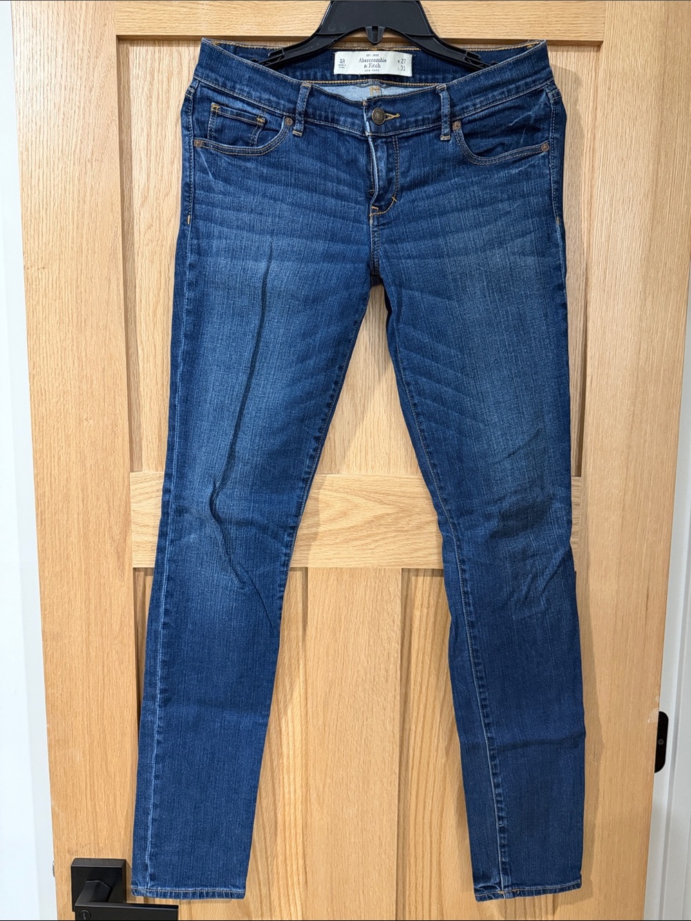 Abercrombie & Fitch Women's Medium Blue Skinny Jeans
